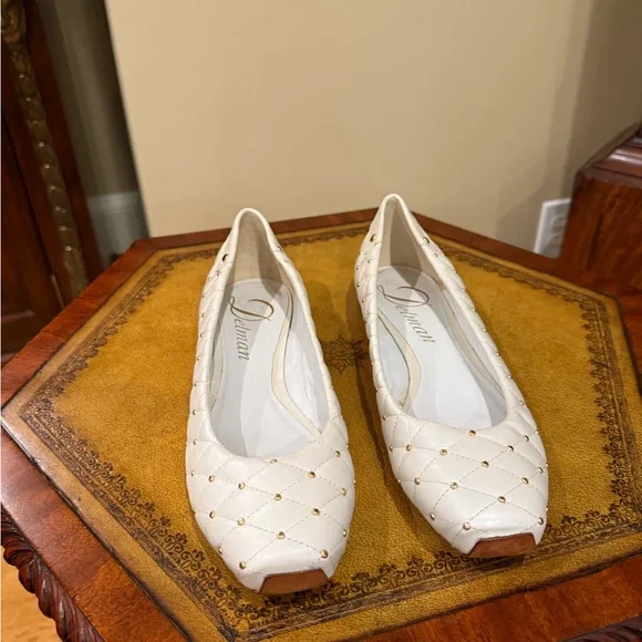 Delman white quilted gold studded leather flats size 9 - Picture 2 of 8